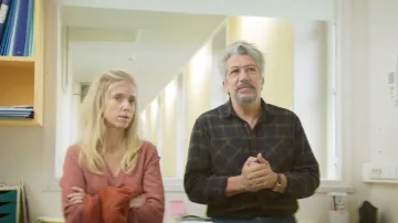 El jersey rosa que lleva Marie (Léa Drucker) en una película increíble pero verdadera