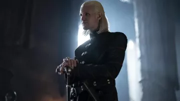 Épée utilisée par le prince Daemon Targaryen (Matt Smith) comme on le voit dans la garde-robe de la série télévisée House of the Dragon (saison 1)