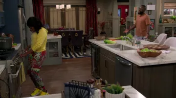 Nike Air Max 270 Sneakers in yellow worn by Tina (Tichina Arnold) as seen in The Neighborhood TV series (S04E21)