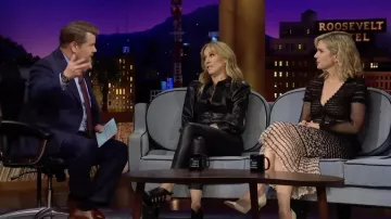 Vestido usado por Rhea Seehorn como se ve en The Late Late Show with James Corden el 19 de mayo de 2022
