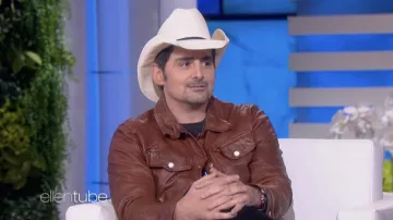 Veste en cuir marron portée par Brad Paisley dans The Ellen DeGeneres Show