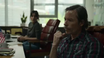 Wrangler Plaid Shirt worn by Vincent Serra (Guy Pearce) as seen in Memory