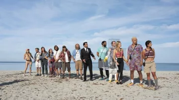 Les sneakers portées par Marina (Géraldine Nakache) dans la série Le Flambeau : Les aventuriers de Chupacabra