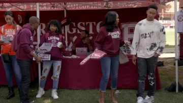 Nike Jordan Grey Sneakers portées par Damon Sims (Peyton Alex Smith) comme on le voit dans les tenues de la série télévisée All American: Homecoming (saison 1 épisode 13)