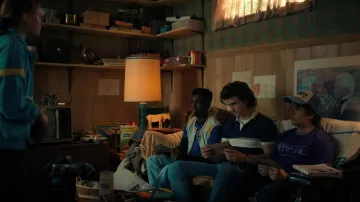 Chaqueta de chaleco usada por Lucas Sinclair (Caleb McLaughlin) como se ve en Stranger Things (S04E04)