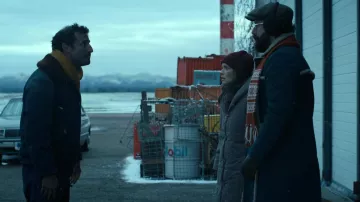 Brown long coat worn by Joyce Byers (Winona Ryder) as seen in Stranger Things Tv series (Season 4 Episode 4)