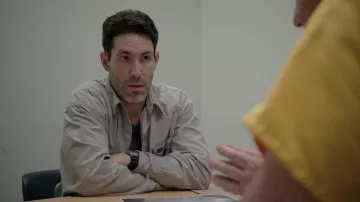 Wranker Shirt Michael Fries (Joey Palestina) vu dans We Own This City (S01E06)
