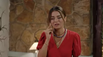 The red dress worn by Hazaran (Ayça Ayşin Turan) in the series Ada Masalı (Season 1)