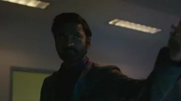 Chaqueta Blazer impresa usada por Dhanush en la película The Gray Man