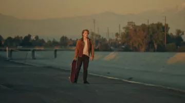 Veste brune portée par Lucas Varela (Pedro Correa) vue dans My Dead Dad