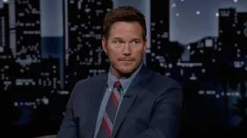 Cravate rayée portée par Chris Pratt comme on le voit dans Jimmy Kimmel Live! sur juin 8, 2022
