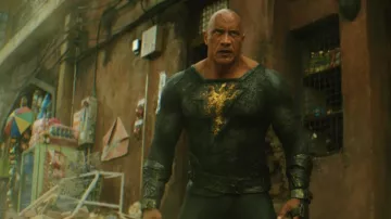 Cosplay de disfraz de superhéroe usado por Black Adam (Dwayne Johnson) como se ve en Black Adam