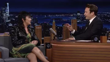 Robe verte portée par Demi Lovato dans The Tonight Show Starring Jimmy Fallon le 9 juin 2022