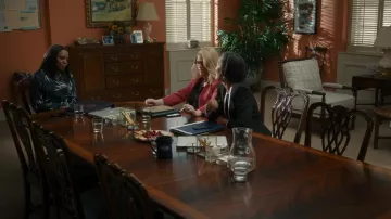 Floral blouse top worn by Michelle Obama (Viola Davis) as seen in The First Lady TV show outfits (Season 1 Episode 9)