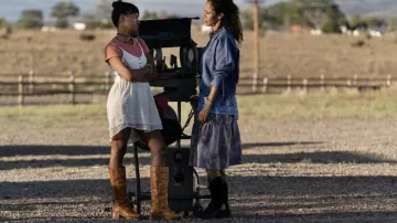 Brown boots worn by Maria DeLuca (Heather Hemmens) as seen in Roswell, New Mexico Wardrobe (Season 4 Episode 4)