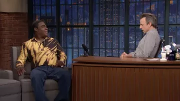 Chemise imprimée marron jaune portée par Tracy Morgan comme on le voit dans Late Night with Seth Meyers