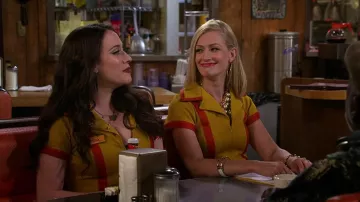 Max Black's (Kat Dennings) Lipstick in 2 Broke Girls (Season 6 Episode 1)