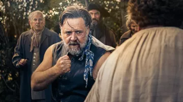 Floral Blue Printed Scarf worn by Jack Slack (Russell Crowe) as seen in Prizefighter movie