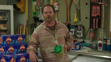 Pull zippé rayé porté par Bill (Rainn Wilson) vu dans Jerry & Marge Go Large