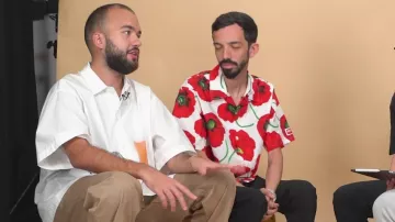 La chemise bière et presse citron portée par Oli dans la vidéo YouTube @Bigflo et Oli font face à leurs PLUS grands fans dans un long entretien ????