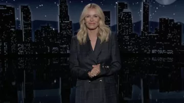 Chaqueta Blazer de tartán a cuadros largos usada por Chelsea Handler como se ve en Jimmy Kimmel Live!