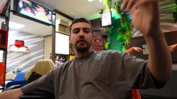 Le collier porté par Joyca dans sa vidéo YouTube LE DERNIER QUI SORT GAGNE 1000€ (Surströmming extrême)