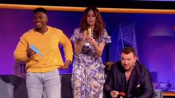 Vestido largo floral usado por Minnie Driver como se ve en The Late Late Show con James Corden