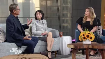 Veste grise portée par Connie Chung dans The Kelly Clarkson Show