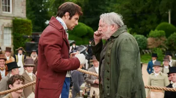 Veste bouton verte portée par Bill Warr (Ray Winstone) telle que vue dans la garde-robe du film Prizefighter