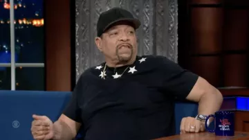 Camiseta de estrellas usada por Ice-T como se ve en The Late Show con Stephen Colbert