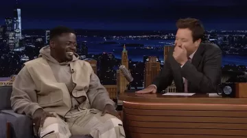 Veste beige portée par Daniel Kaluuya dans The Tonight Show avec Jimmy Fallon