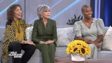Combinaison verte portée par Jane Fonda dans The Kelly Clarkson Show