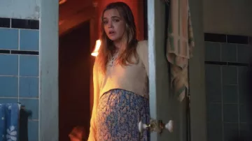 Wool Top porté par Imogen (Bailee Madison) vu dans Pretty Little Liars: Original Sin TV show wardrobe (Saison 1)