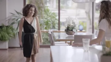 Boohoo two tone dress worn by Carol (Gabriella Saraivah) as seen in All the Same… or Not TV series (S01E05)