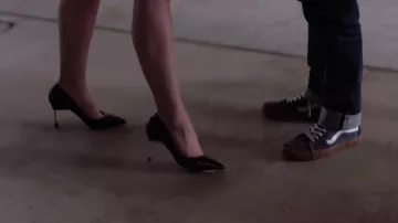 Vans en baskets bleu marine portés par Joshua 'J' Cody (Finn Cole) comme on le voit dans Animal Kingdom (S06E05)