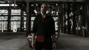 Black and red shirt worn by Nacho Varga (Michael Man­do) as seen in Bette Call Saul Wardrobe (Season 5 Episode 6)