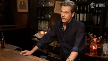 Montre en or portée par Jackie Rohr (Kevin Bacon) vue dans la série télévisée City on a Hill (saison 3 épisode 1)