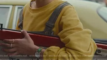 salopette grise ample worn by Ola Nyman Patricia Allison in Sex Education