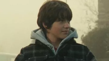 La chaqueta a cuadros de Tom Canavero (Jérémie Duvall) en la película Le Fils à Jo