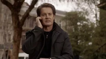 Veste de manteau portée par Orson Hodge (Kyle MacLachlan) dans les tenues de la série télévisée Desperate Housewives (saison 8 épisode 15)