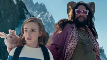 Veste rose portée par Flip (Jason Momoa) comme on le voit dans les tenues de film Slumberland