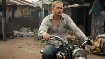 Motorcycle drive by Lin (Charlie Hunnam) in Shantaram TV series (Season 1)