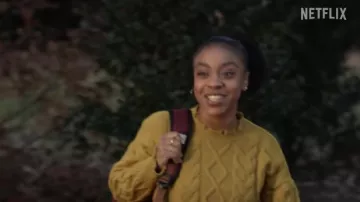 Suéter de mostaza de punto usado por Sydney (Priah Ferguson) como se ve en The Curse of Bridge Hollow 