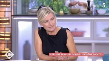 The black dress worn by Anne-Élisabeth Lemoine in the show C à Vous of September 16, 2022