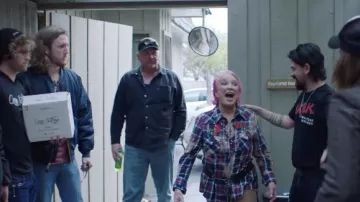 Chemise à carreaux portée par Tanya Tucker comme on le voit dans le documentaire The Return of Tanya Tucker