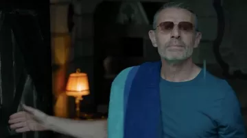 The sunglasses worn by Antoine Chevalier (Lambert Wilson) in the film Plancha