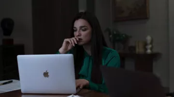 Green Necktie Blouse worn by Yasmin Kara-Hanani (Marisa Abela) as seen in Industry TV series (S02E08)