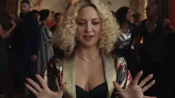 Colliers portés par Birdie Jay (Kate Hudson) vus dans Glass Onion: A Knives Out Mystery