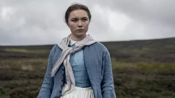 Chaqueta azul usada por Lib Wright (Florence Pugh) como se ve en The Wonder