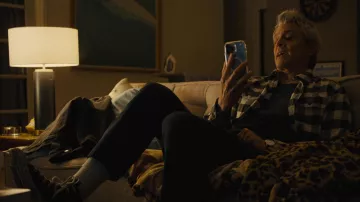 Camisa de botones a cuadros usada por Clay Barber (Johnny Knoxville) como se ve en el programa de televisión Reboot (S01E05)